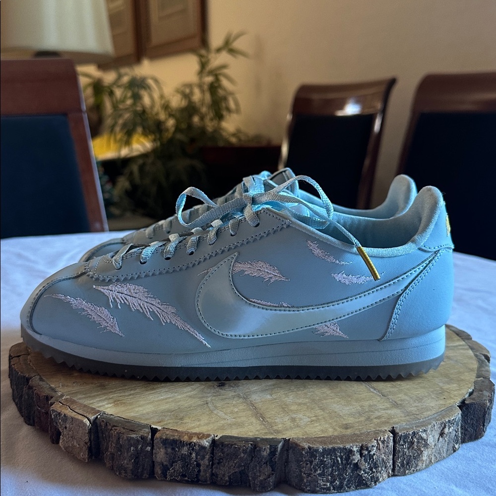 Nike *NWOB* Women's Classic Cortez Ocean Bliss Feather Sneakers - Picture 4 of 12